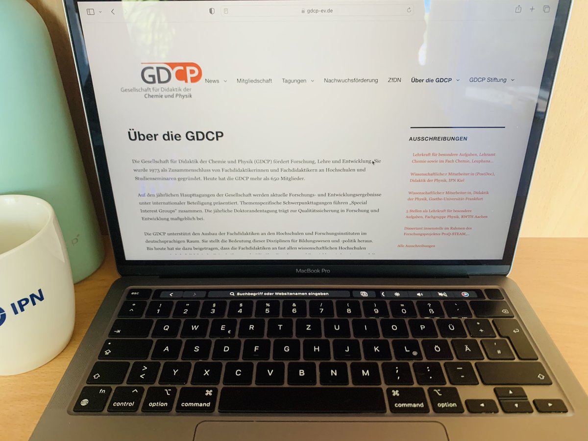 Was macht eigentlich die  <a href="/GDCP_eV/">GDCP</a> ? 🤔
Darüber sprechen wir mit der Nachwussprecherin  Dr. Lilith Rüschenpöhler (researchgate.net/profile/Lilith…) in der dritten Folge des #Podcasts #NICHTimFachraumEssen!

➡️Gleich reinhören unter: stiftung.gdcp-ev.de/podcast/

Bitte fleißig liken und teilen!