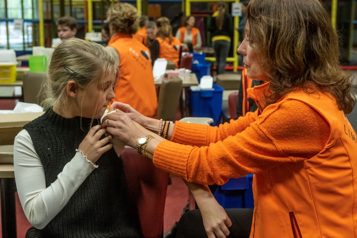 Op 26 september start de halfjaarlijkse vaccinatie van de jeugd tegen infectieziekten zoals bof, mazelen, polio, meningokokken en baarmoederhalskanker. 

Kijk hier voor meer informatie 👉ggdzl.nl/nieuws/nieuwsi…