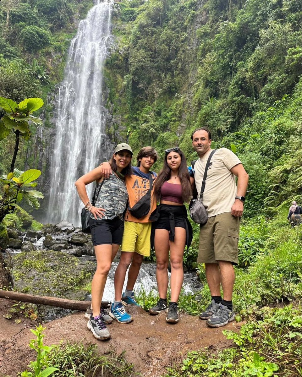 Bestviewsafaris's tweet photo. In the Heart of Tanzanian Culture! 💓☕️. Day 2 was a blend of authenticity and pure delight. The stories shared, the coffee brewed, and the falls thundering - each moment was a treasure. 

https://t.co/UKsDak4a5g
 #TanzanianHeritage #HappyHearts https://t.co/WfAao74Qhe