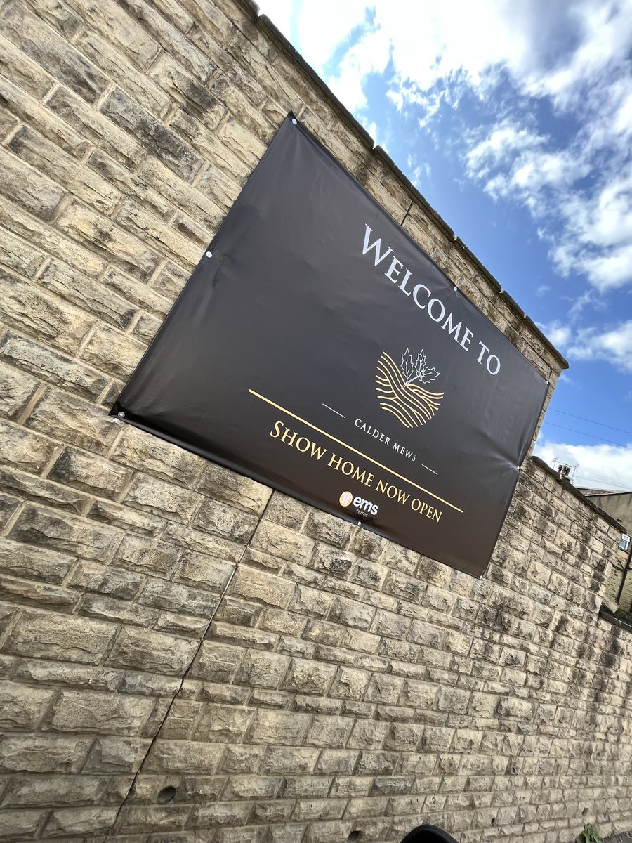 Gremedia2's tweet photo. We used a mixture of brushed steel dibond, clear 5mm polished acrylic, 5mm foamex, frosted vinyl and outdoor banners to create the signage and displays for the new Erris show home in Elland.
#banners #signage #acrylic https://t.co/mpGpFN6UOk