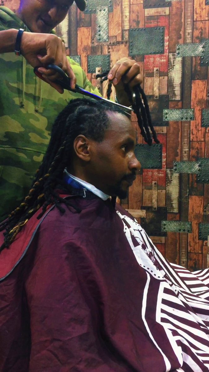 Versatilegits's tweet photo. Unlocking a New Chapter: The Sacrifice I Made to Cut My 6-Year Dreadlocks
π¬πΊhttps://t.co/Jzlp1iAdve
#Raila #JohnKiriamiti #USD5000 #SashaObama #Cashapp #kenyansinqatar #kenyans #Unfat #barrackobama #ElNino https://t.co/cDRyJIPTSa