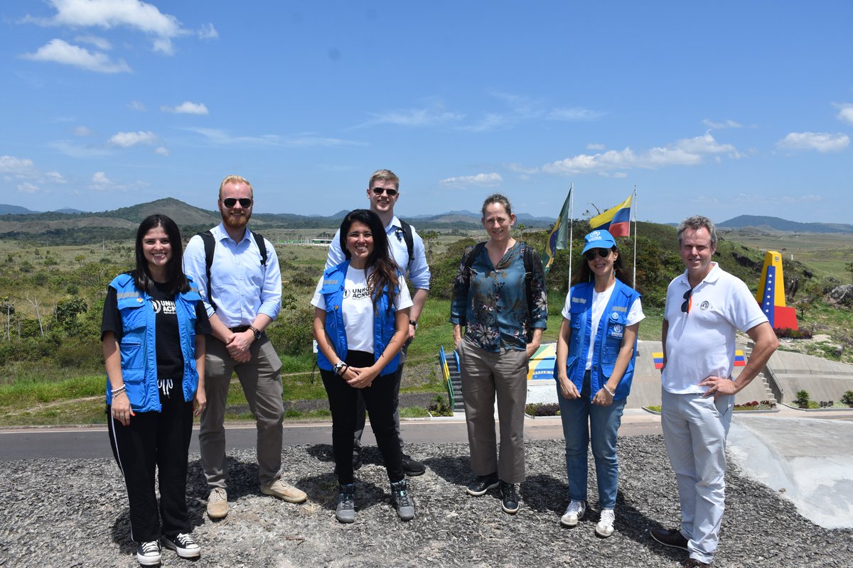 ACNURBrasil's tweet photo. 🤝 Por três dias, estivemos em Pacaraima e Boa Vista com a delegação dos países nórdicos, grandes apoiadores do ACNUR!

Visitamos as instalações da @Opacolhida e iniciativas sustentáveis e de meios de vida promovidas por ACNUR e parceiros, em prol das pessoas refugiadas no 🇧🇷. https://t.co/6pOjPy2PFZ