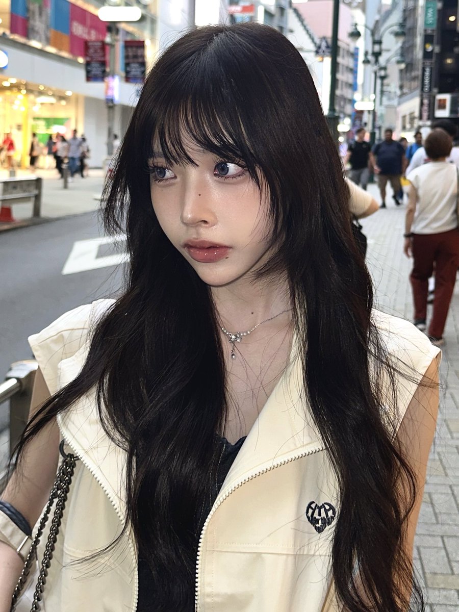 顔周りだけウルフカットめっちゃ可愛くないですか？ https://t.co/yhyFogDAtI