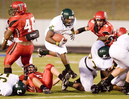 Lobo_Football's tweet photo. It's LOBO GAME DAY!
Longview hosts Tyler Legacy for Homecoming/Green Out 2023 in the 64th meeting between the two programs.
Lobos are going for a program-tying 19th straight win over the Red Raiders tonight at 7:30 PM.
#loboup #txhsfb #beatTL https://t.co/6W2DwrAgqi