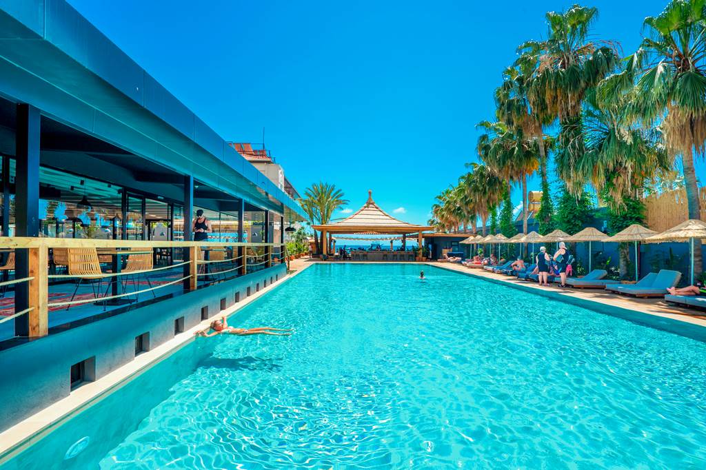 🐳🩵🦋4 Star luxury hotel
🩵COOK'S CLUB ALANYA
🩵10 nights from Fri 21 June 2024
🩵Bed and Breakfast
🩵There's a delicious range of Turkish and international food served street food style for you to feast on
🩵£898 per person