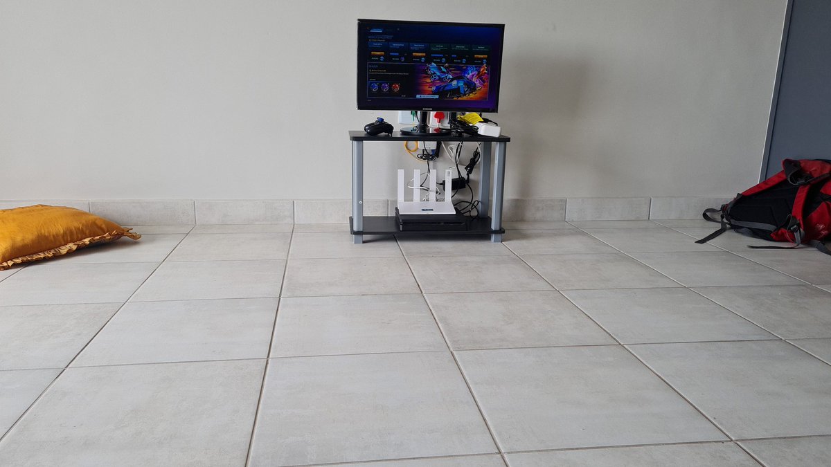 Current setup lol. Man's in desperate need of Furniture.

Alhamdulillah, all Glory to God for keeping me safe and a roof over my head 🙏 

Setup build gonna be sick!