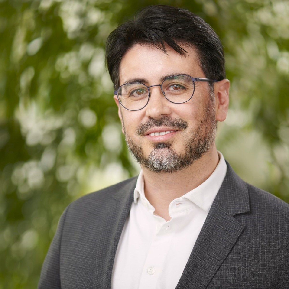 UMDscience's tweet image. Congrats to @ChemBiochemUMD&apos;s Efrain Rodriguez (@RodriguezLabUMD) on being named a 2023 Distinguished Scholar-Teacher!

Efrain joined #UMD in 2012 as a materials chemist. He is also committed to supporting and mentoring students underrepresented in #STEM. go.umd.edu/erodriguez-dst