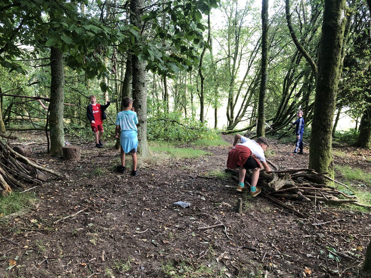 DosbarthE's tweet photo. Our last exciting day at Pentrellyncymer and we are having an amazing time learning bush craft skills 😊 @sychdnschool https://t.co/SRiq6uCNj4