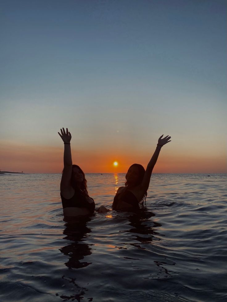 mollzfitz's tweet photo. As sereias de anfitrite https://t.co/514mafN2bA