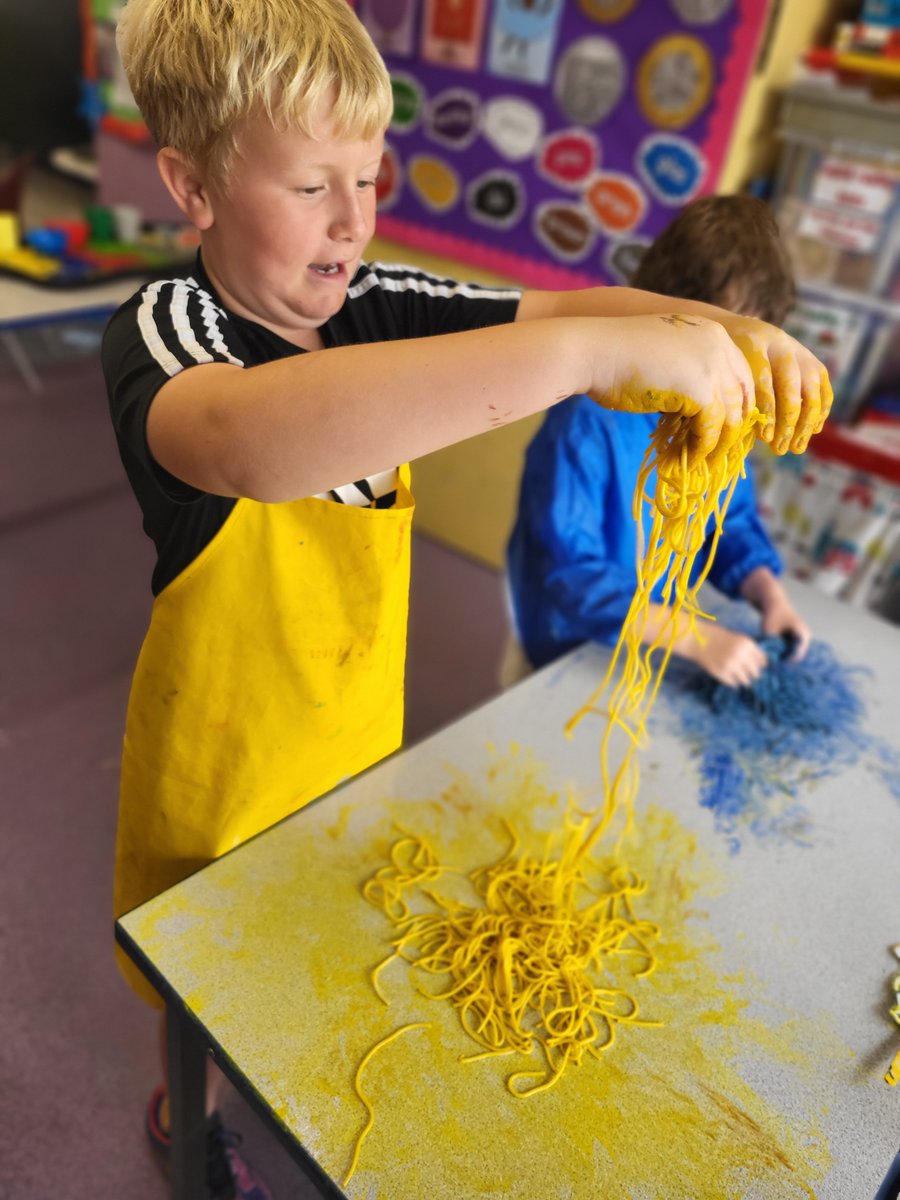 llwynyreos's tweet photo. I think the smiles say it all. Pili Pala children have enjoyed sensory exploration based on the story of the "Colour Monster" to learn all about colour recognition and expressing our feelings. What a fun first week back! https://t.co/V06CL7rvC2