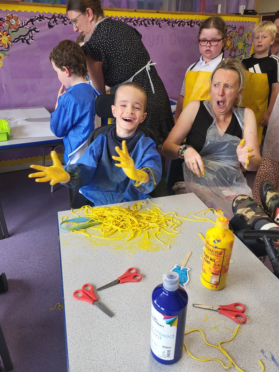 llwynyreos's tweet photo. I think the smiles say it all. Pili Pala children have enjoyed sensory exploration based on the story of the "Colour Monster" to learn all about colour recognition and expressing our feelings. What a fun first week back! https://t.co/V06CL7rvC2