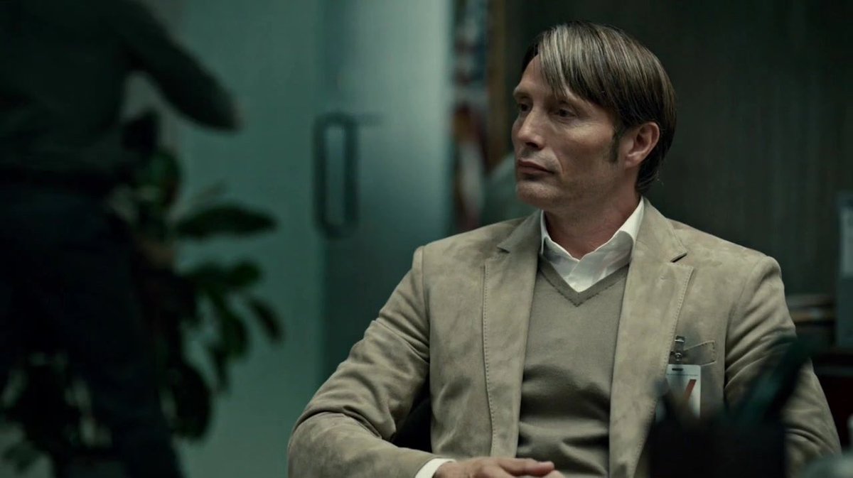 tvoyi_muziki's tweet photo. #черноеОблако 

Сейчас смотрю сериал «черное облако» и ИЗВИНИТЕ, НО, считаю, что у Янковского в роли психолога ОЧЕНЬ МОЩНЫЕ ВАЙБЫ ГАННИБАЛА ЛЕКТЕРА https://t.co/p5k0dF1l4P