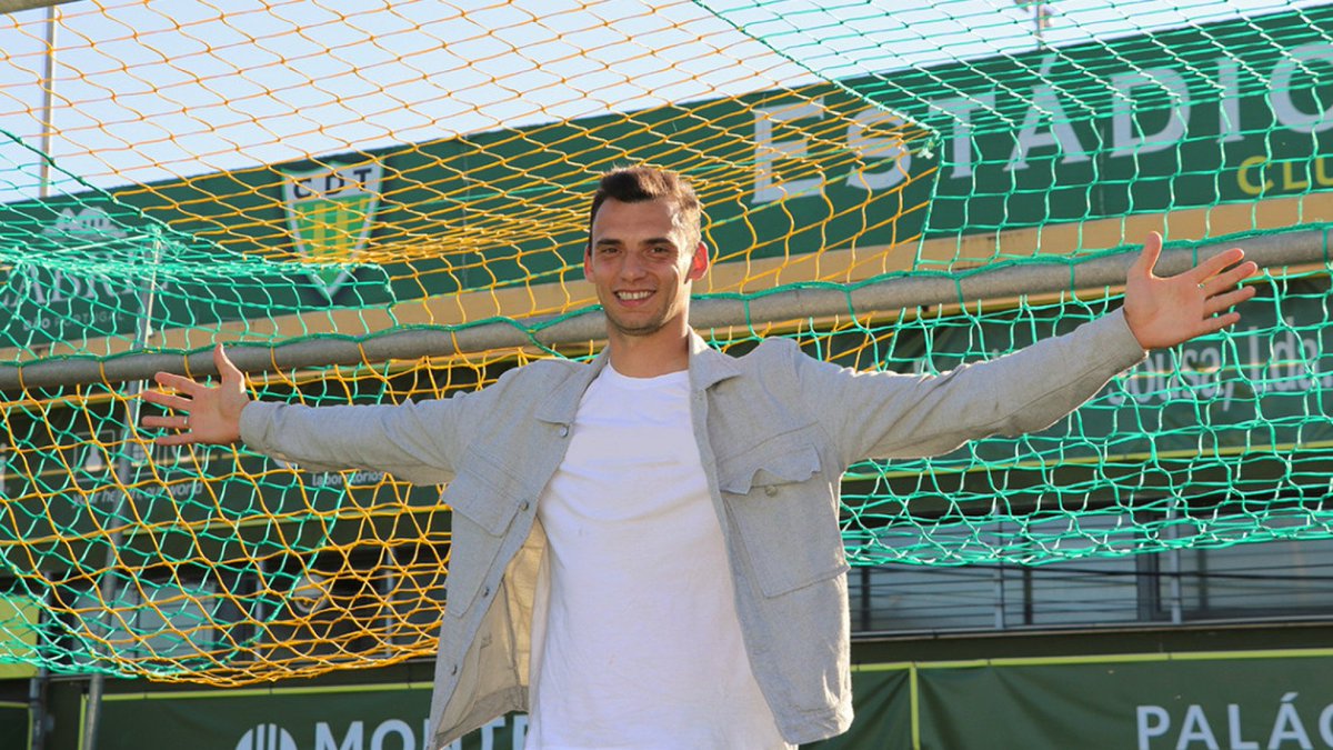 TondelaArg's tweet photo. 🧤🎂 Cumple 26 años Miguel.
💛💚 Felicidades, Iuri! 🎉 https://t.co/m6epUswNFQ