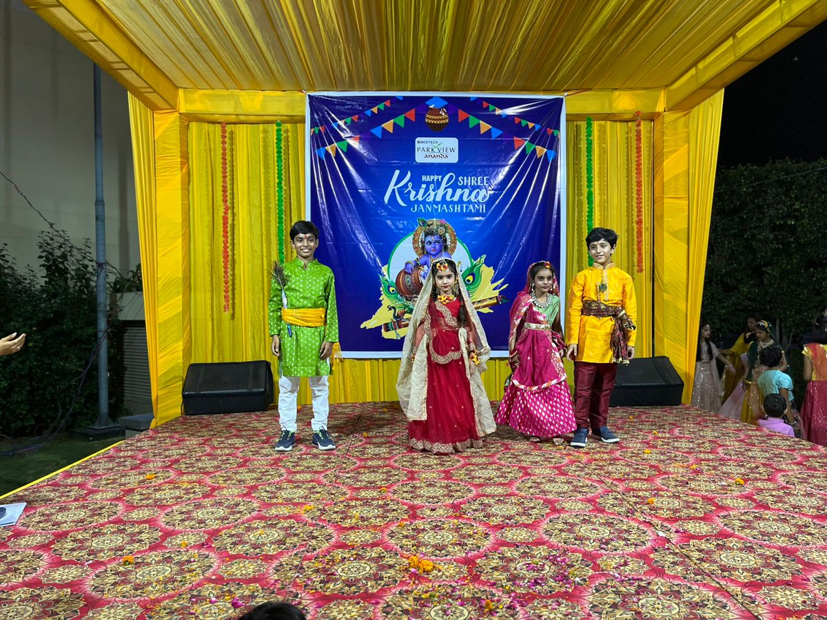 AnandaOwnerAwaz's tweet photo. Residents of Parkview Ananda celebrated Janamashtmi with great enthusiasm, more than 150 kids partcipated in cultural activities. #JaiShreeKrishna #RangmanchAtAnanda #BestechAnanda https://t.co/aTDRWzafP6