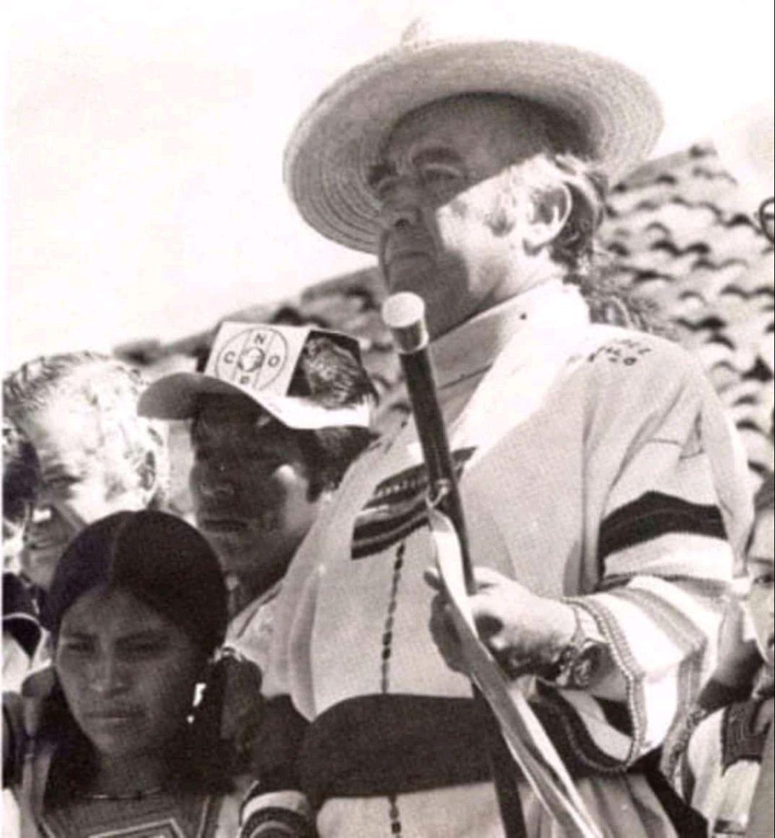 arr1910's tweet photo. 🎶🎵 Te pareces tanto a mí, que no puedes engañarme🎵🎶 https://t.co/HUbvK9dsCx