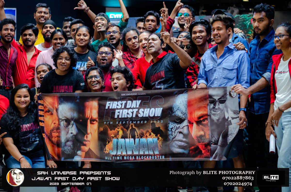 SRKUniverse's tweet photo. SRK FANs from from #SriLanka watch Jawan FDFS dressed up in the color of love❤️⚡

@iamsrk @Atlee_dir @RedChilliesEnt @SRKUniverseSL
#Jawan #JawanFDFS #JawanDay #JawanFirstDayFirstShow https://t.co/jB3DfS57tD