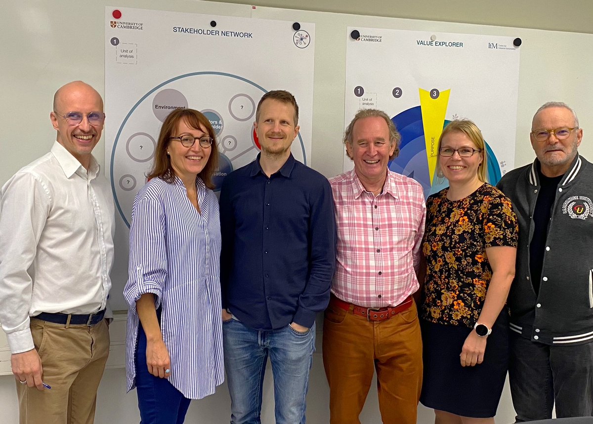 Kuvassa väsyneitä, onnellisia työläisiä <a href="/PosintraOy/">Posintra Oy</a> <a href="/laureauas/">Laurea-ammattikorkeakoulu</a> kun takana 2 intensiivistä opintopäivää.  Opimme hyödyntämään arvostettua Cambridge Value Mapping -työkalua jota hyödynnämme #WeCircle hankkeen yritysyhteistyössä. 

#eakr #pkyritys #cambridgeuniversity #porvooborga