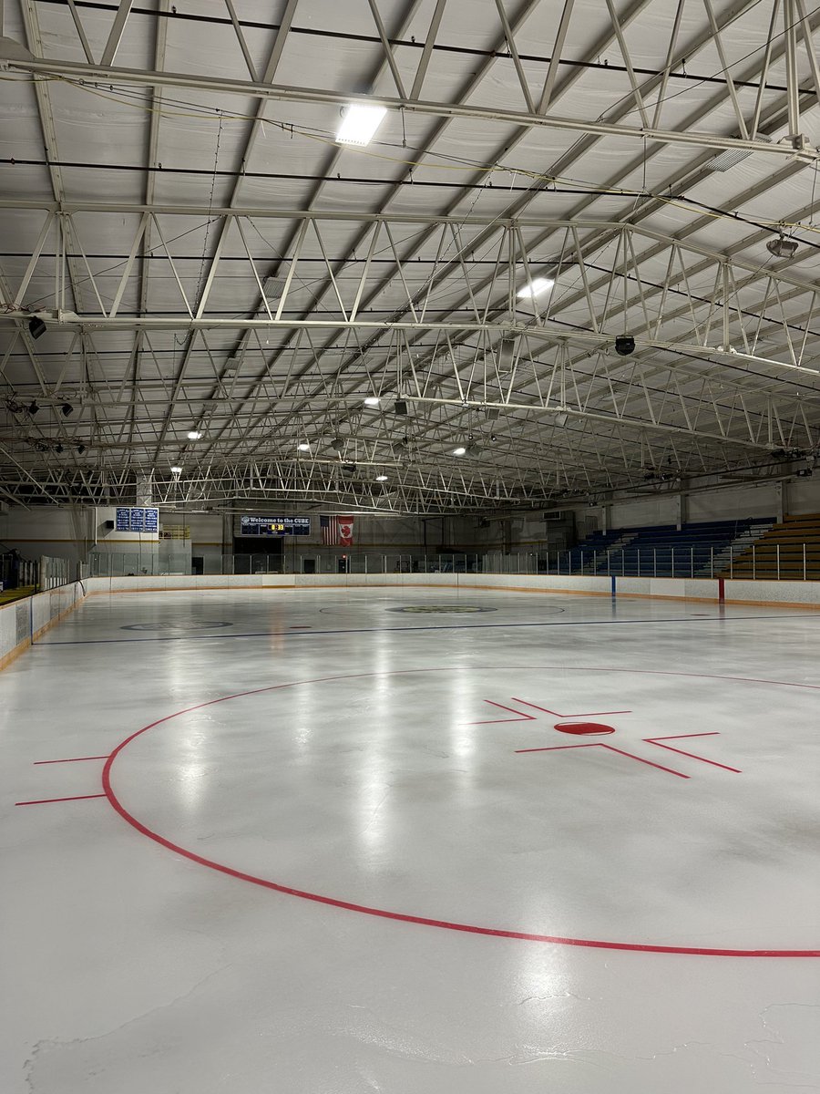 FindlayRec's tweet image. The ice is back! Public Skate times return this weekend. Public skate sessions will be on Saturday September 9th from 1-2:50 pm &amp;amp; 7-9 pm and Sunday September from 3-4:50 pm. Upcoming public skate sessions can be viewed buy visiting our website, findlayohio.gov