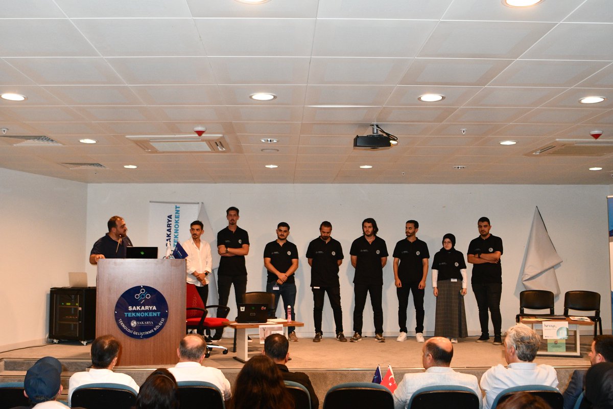 sauteknokent's tweet image. Sakarya Teknokent ev sahipliğinde, Harezyo A.Ş’nin yürütücülüğünde gerçekleştirilen Nitelikli İş Gücü Geliştirme Projesi’nin &quot;Sende İş Var-3&quot; eğitim ve istihdam programı sona erdi. 

#workcube
#sendeişvar
#sakaryateknokent