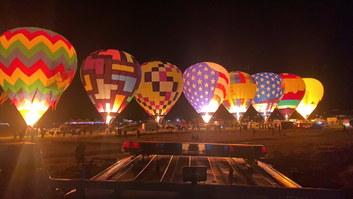 TMFPD's tweet image. #TMFR is proud to support and serve the annual @renoballoon races as seen from this morning’s glow show at Rancho San Rafael Park. Wishing everyone a safe event. Come out and see us this weekend! #TMFRProud @washoecounty