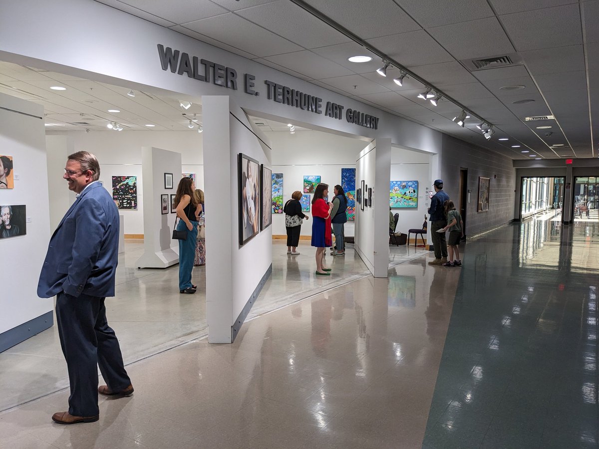 TerhuneGallery's tweet photo. Thank you to everyone who joined us for our opening reception of the NW Ohio Women's Invitational Art Exhibition! If you weren't able to make it, you can still visit the Gallery to see these amazing works (and more!) until October 27th. https://t.co/CUfGQ1SLhj
