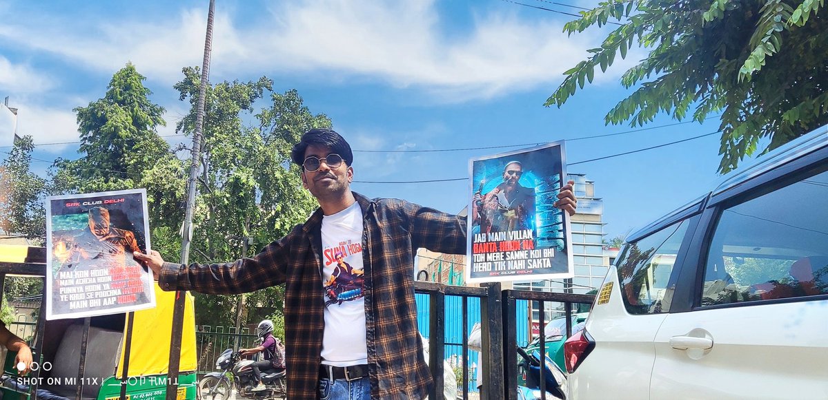 iamsamar99's tweet photo. SRK SIR CONGRATS FOR JAWAN 🔥🙏 MEIN KAL AGRA SE DELHI GAYA ONLY FOR JAWAN AP KHUD DEKH LIJIYE AND REPLY PLZ DE DIJIYE SIR 😭
HAMARA FAN CLUB DELHI 🔥 IST DAY IST SHOW DEKH AYA🤗  WHAT A MOVIE SIR EXCELLENT👍👏 AAPKI ACTING GOD LEVEL 💙🔥   @iamsrk #AskSRK https://t.co/1jBCNcRmOz