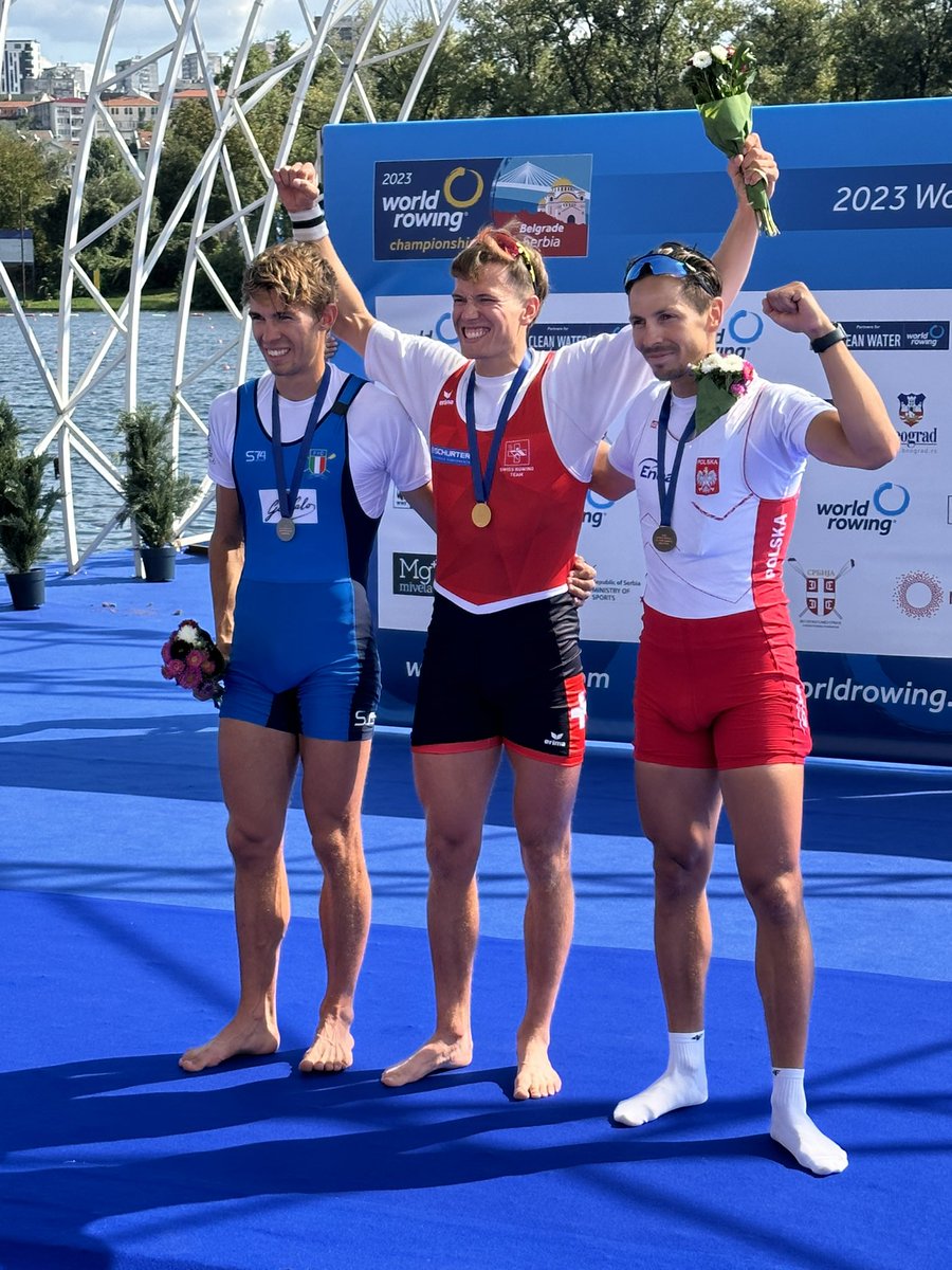 swissrowing's tweet photo. WM Belgrad:

Andri Struzina ist WELTMEISTER im Leichtgewichtseiner!

Natürlich war diese Medaille eine mit Ansage und zweifellos das i-Tüpfelchen auf einer von A-Z gelungenen Saison des Zugers. Aber dieses WM-Gold musste bei starkem Wind hart erkämpft werden.

#WRCHBelgrade https://t.co/WhUGCF23HI