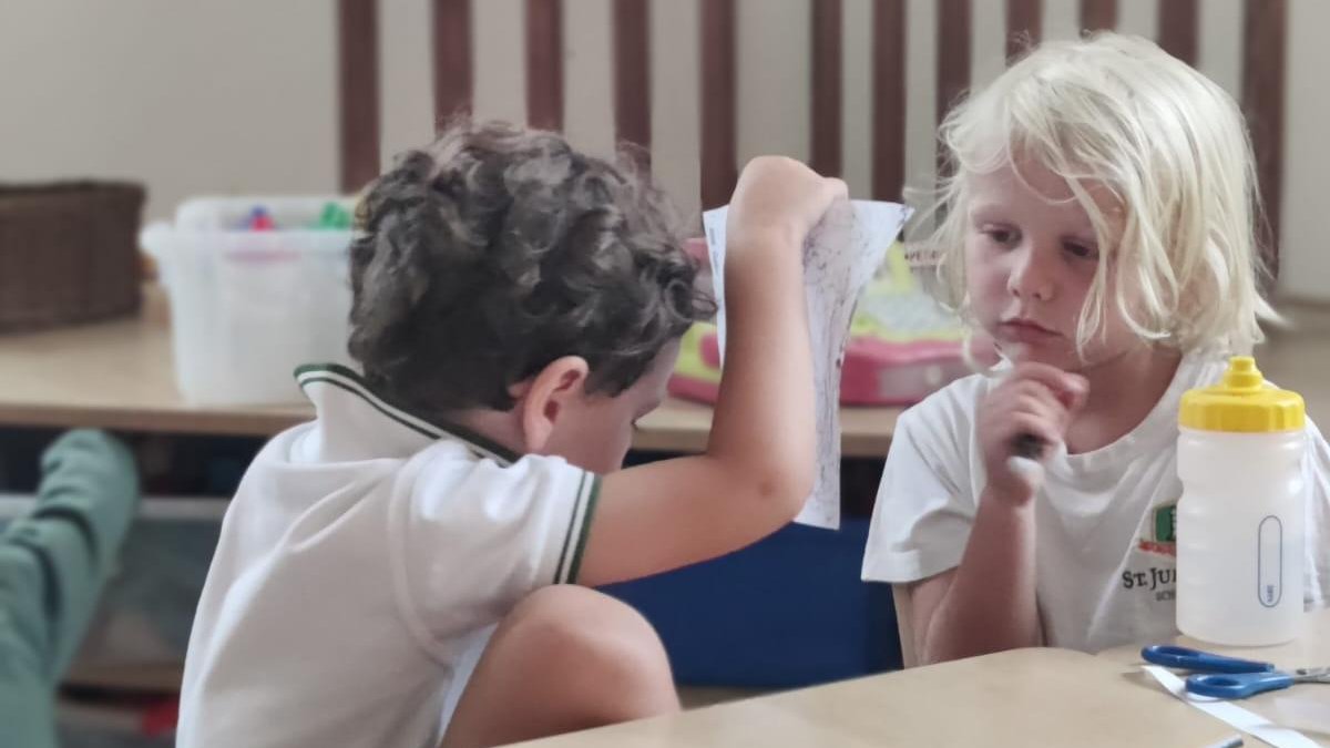 StJuliansLisbon's tweet image. First few days at St. Julian&apos;s, and the nursery and reception students are soaking up that special St. Julian&apos;s spirit, making lifelong friends along the way.
#StJuliansLisbon #TheJoyOfLearning #StJuliansBelonging