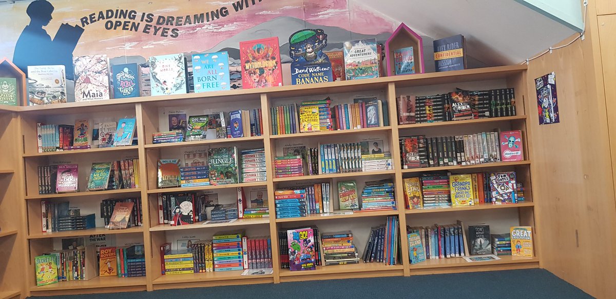 Always a pleasure to go into @swalneyj and work with @mbaswjs on their fabulous library. Loving their #dynamicshelving and their amazing choice of #nonfiction. A school that champions reading 📚 😍 - we love it! 👏