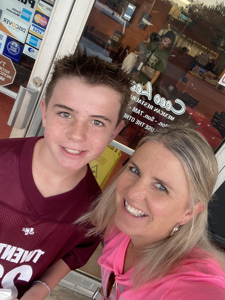 robertson1322's tweet image. It’s Game day @ConsolFootball . Finally a place to get good breakfast tacos…..! #cocoloco let’s go ! #Beatlufkin # DYJ @CoachRob78