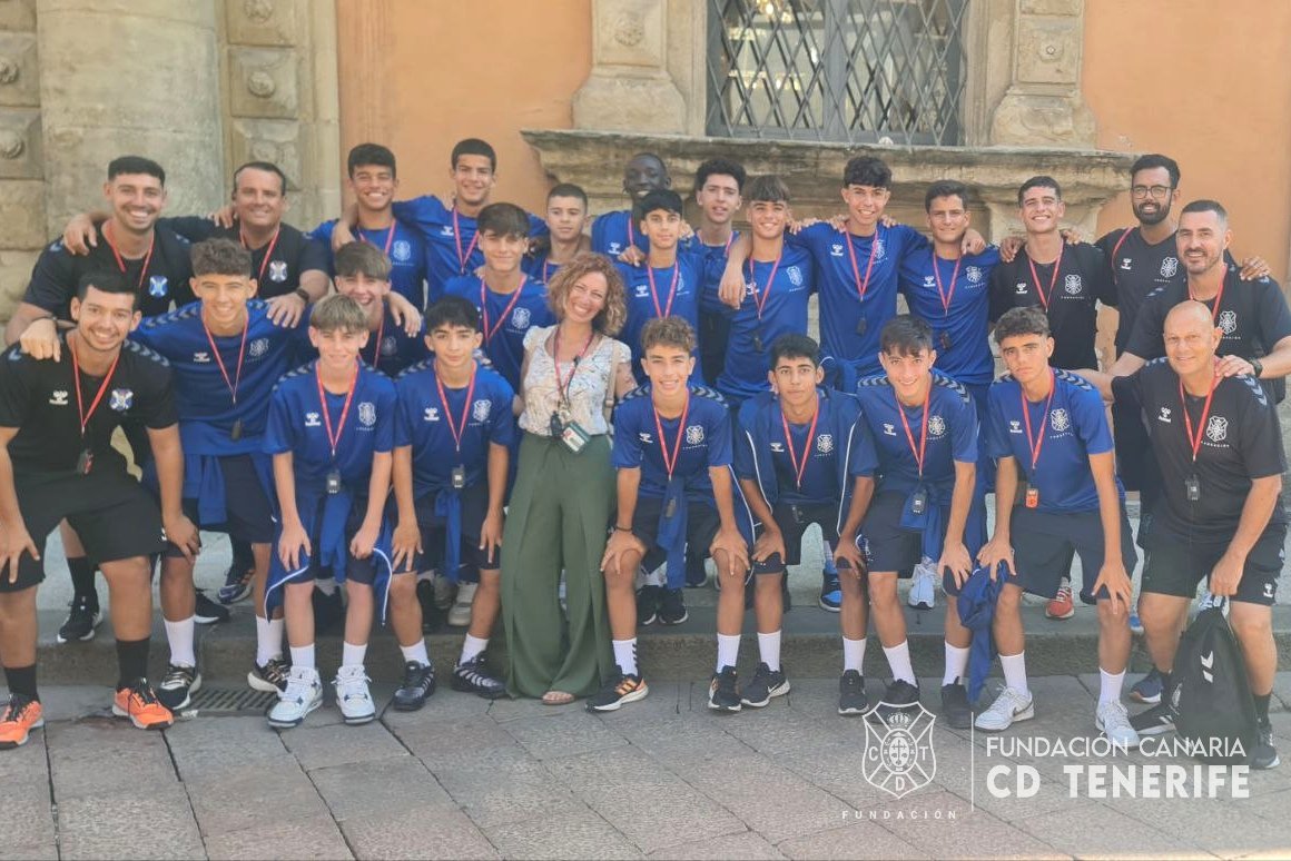 CDTFundacion's tweet photo. 🇮🇹 El #CadeteFundación disfruta de Bolonia antes de participar en la #CoppaDeiRe ⚽🏆.

#FundaciónCDT @CDTOficial #YoSoyElTenerife https://t.co/6hZ5cA39km