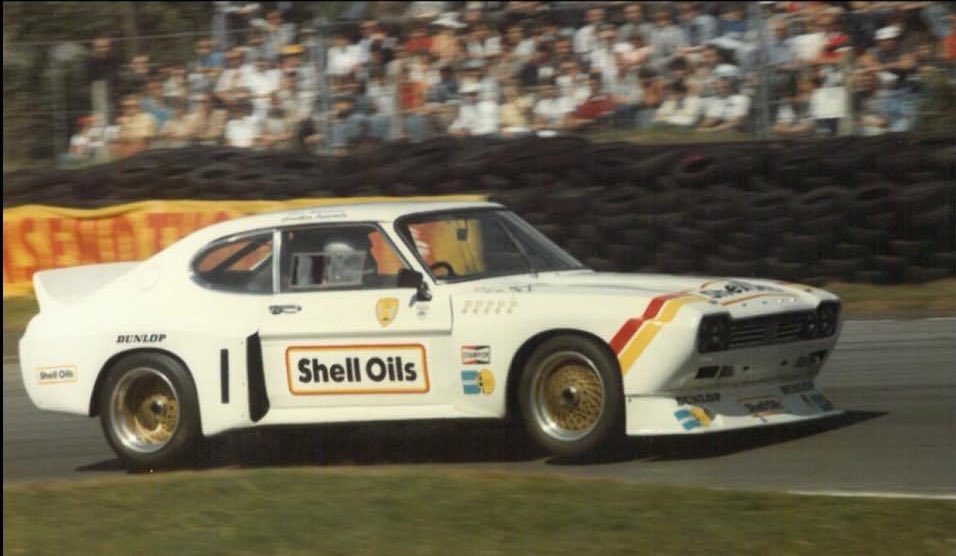 From the Archive: Ford Friday! 

The late Vince Woodman &amp; Jonathan Buncombe -  on route to a 1985 season Thundersaloon race win at Oulton Park in the glorious Ford Capri GAA 🏁

#Thundersaloons #OultonPark #FordFriday 

(📸©️ <a href="/steven_murph/">Steve Murphy</a>)