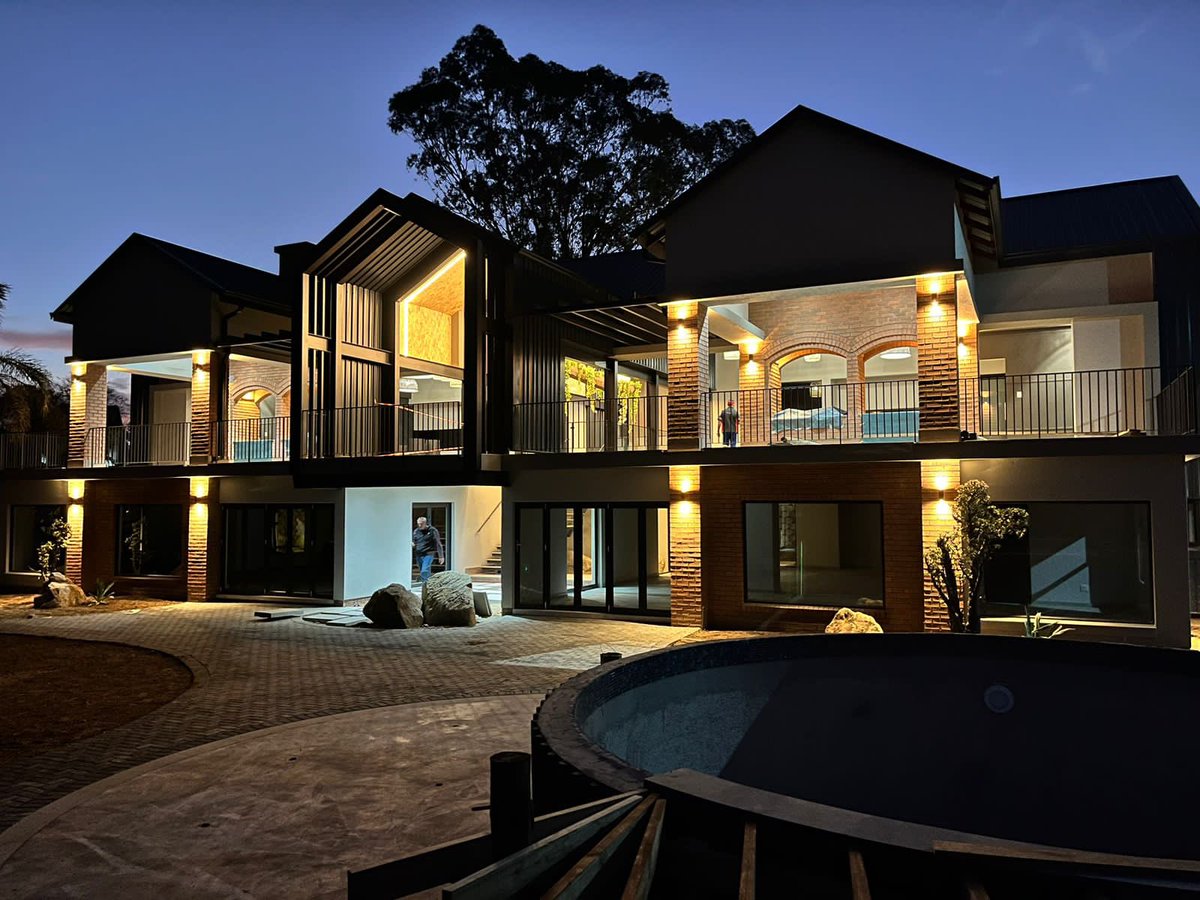 MsiziMbulazi tweet picture