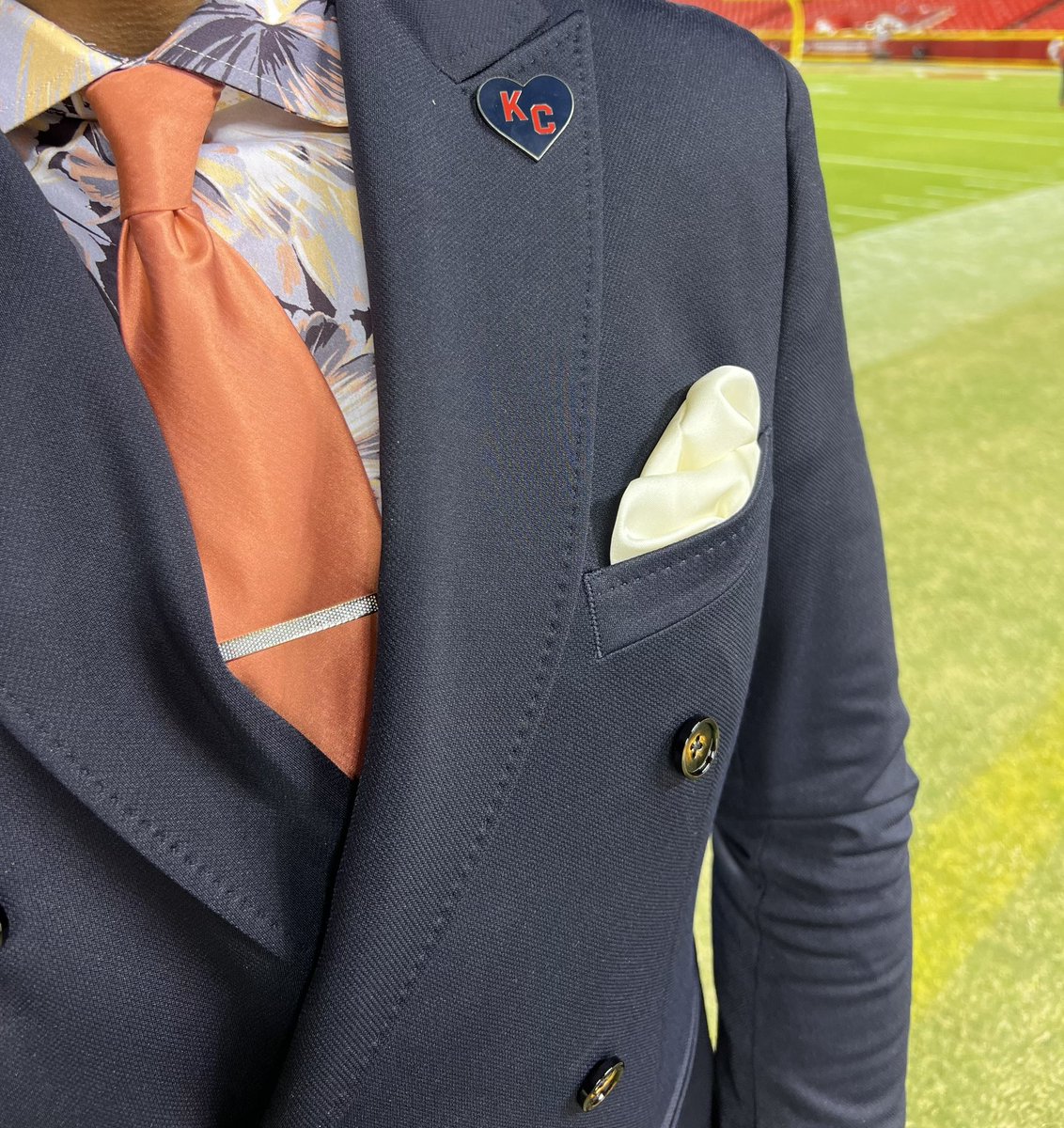 SteveWallsKC's tweet image. The Chiefs might have lost yesterday but my Double Breasted Suit was a winner..
#ChiefsvsLions Week 1 #GameDayLook
#MrSuitsAndSneakers
👔 👟 
Thank you to my friends at @Dillards located at @ZonaRosaKC 
#ChiefsKingdom