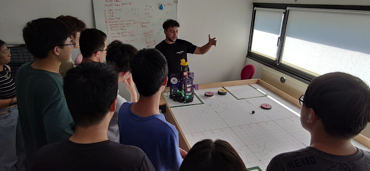 Durant deux semaines, nous avons accueilli les étudiants chinois de l'USTB pendant quelques sessions d'initiation à la conception  3D et au prototypage. 
Une super expérience et merci encore à l'association <a href="/UniMakersAmiens/">Unimakers Amiens</a> pour son aide ! 
makerspace-amiens.fr/2023/09/08/par…