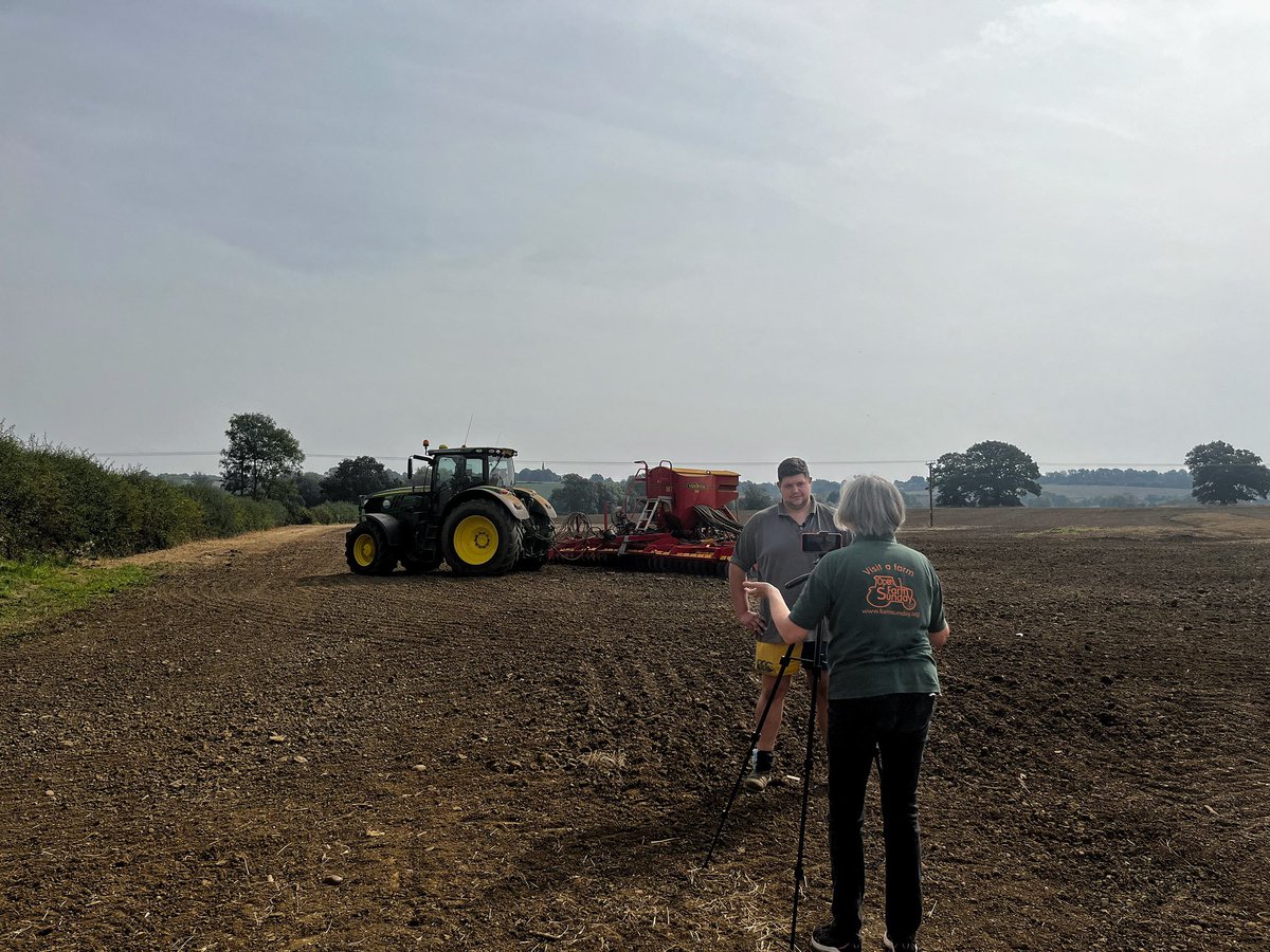 An exciting morning with <a href="/AnnabelOFS/">Annabel Shackleton</a>, filming content for <a href="/OpenFarmSunday/">OpenFarmSunday</a> ☀️🚜