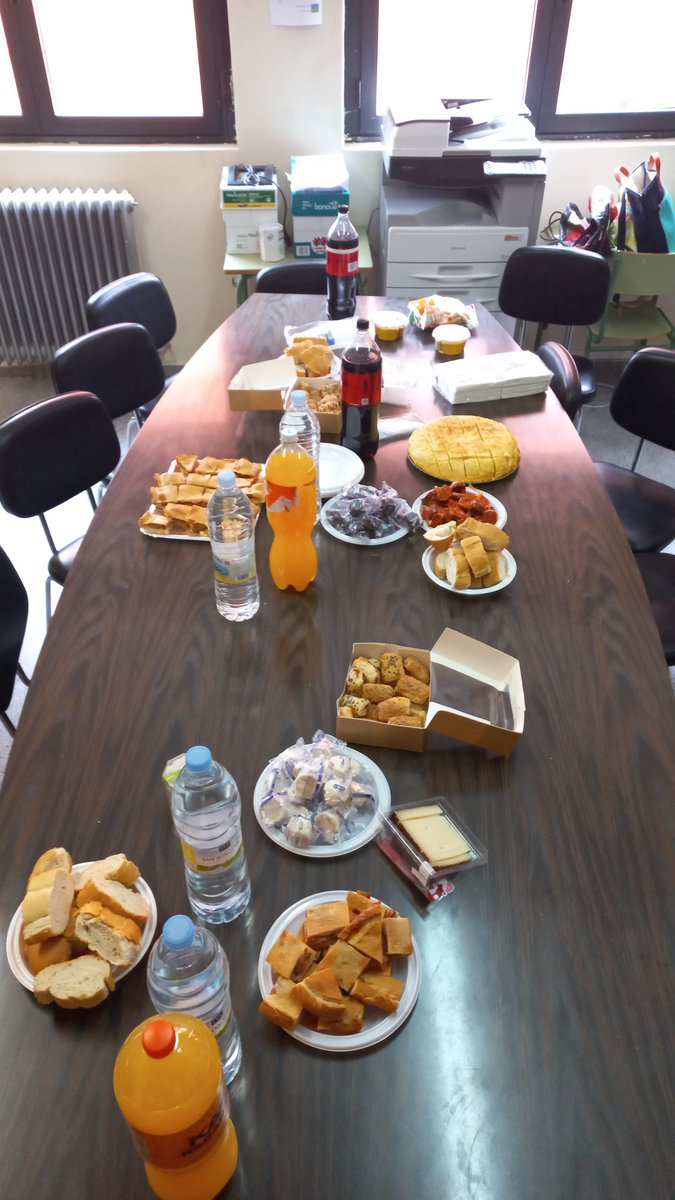 Picoteo en el cole para terminar la primera semana de clases 🍽