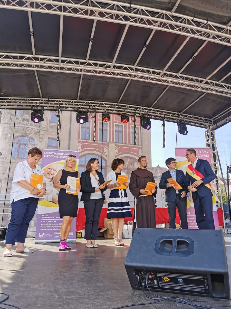 W dniu dzisiejszym mieliśmy przyjemność odebrać certyfikat “Miejsce Przyjazne Seniorom”, przyznawany w ramach Dni Seniora 2023.

Wyróżniono nowe biuro Fundacji Przyszłość Pokoleń, znajdujące się przy ul. Grodzkiej 7 we Wrocławiu!