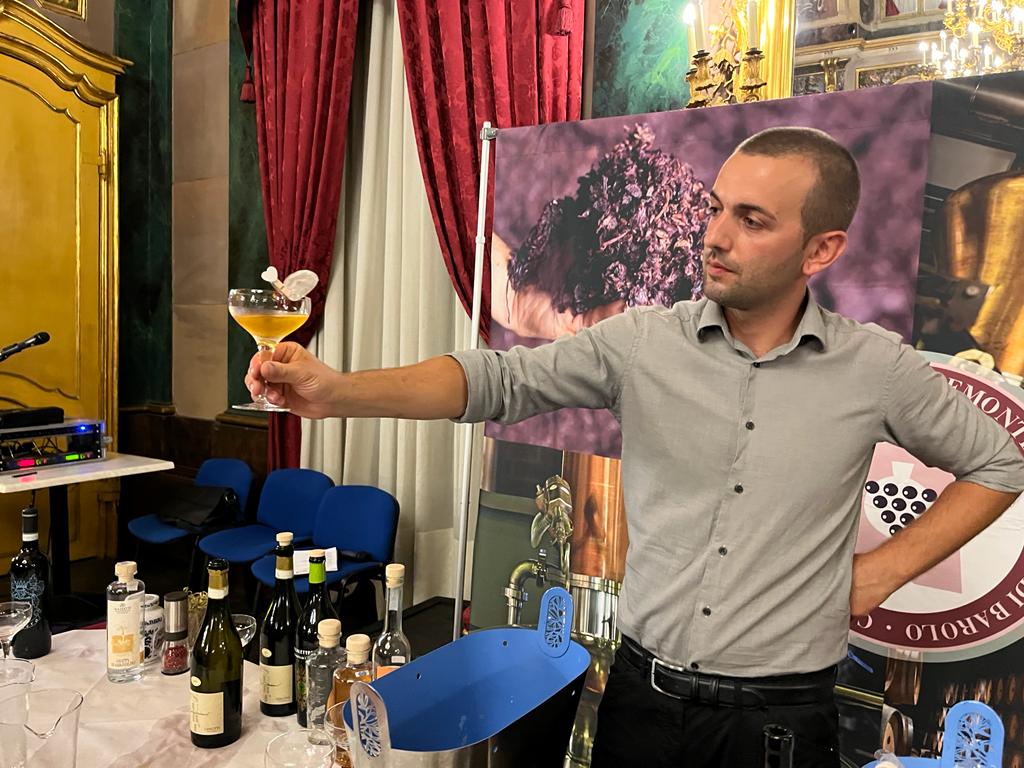 GrappaPiemonte's tweet photo. La Grappa nello Shaker della Douja

Da diversi anni ormai, il Consorzio di Tutela Grappa del Piemonte e Grappa di Barolo, contempla nelle sue azioni di promozione e di valorizzazione la proposta di cocktail a base grappa.

Leggi tutto 👇
https://t.co/R2BgpZausc https://t.co/dH2jXM6vuw