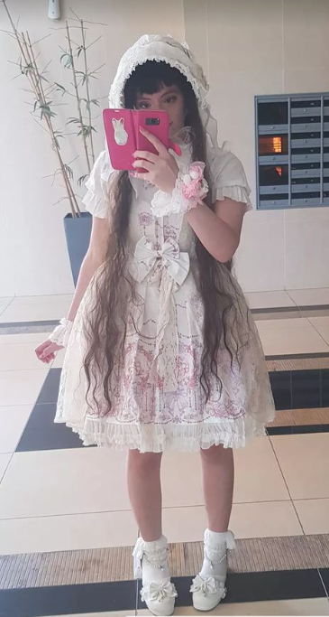 PekeKigg's tweet photo. My first sweet coord! I look like someone mentioned The Book™ in the second pic
#ロリイタ #eglcommunity #eglcoord https://t.co/x5teRDMJTx
