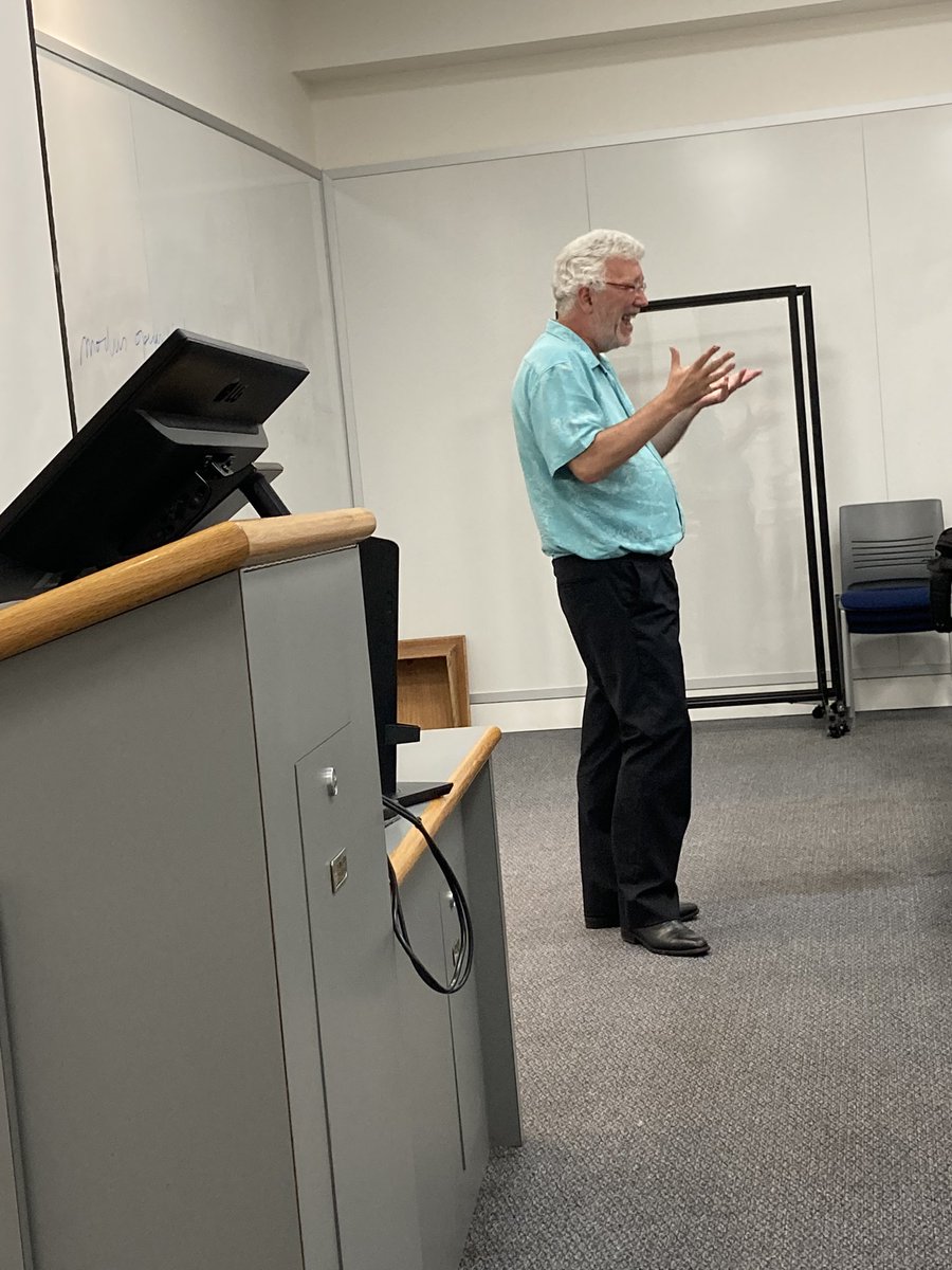 RaoulDelcorde's tweet image. I had the pleasure of welcoming Belgian ambassador Régibeau @BEAmbUSA for my course @georgetownmsfs at @Georgetown. Brilliant exposé about EU-NATO and autonomic strategy. Good interaction with my students. We both have the passion of sharing our knowledge of diplomacy 🇧🇪🇺🇸