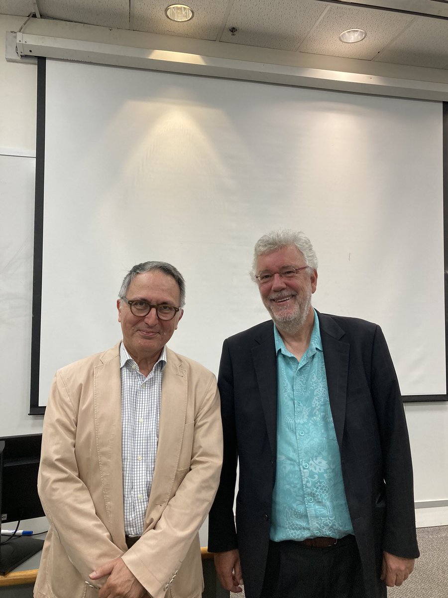 RaoulDelcorde's tweet image. I had the pleasure of welcoming Belgian ambassador Régibeau @BEAmbUSA for my course @georgetownmsfs at @Georgetown. Brilliant exposé about EU-NATO and autonomic strategy. Good interaction with my students. We both have the passion of sharing our knowledge of diplomacy 🇧🇪🇺🇸