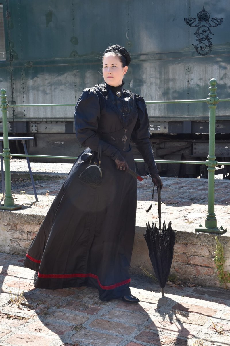 ATOrientExpress's tweet photo. Photoshoot last Monday at the Railway Museum Schwechat. Here are a couple preview pics as there are more to come! 💋🚂 https://t.co/GPbHMisuyg