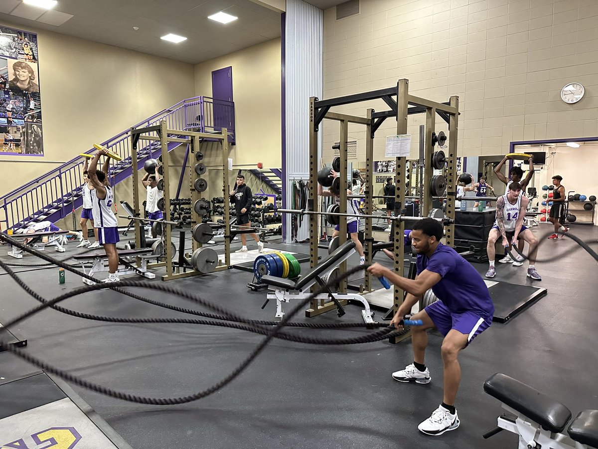 CCSAINTSMBB's tweet photo. FRIDAY WORK https://t.co/q3A3JuwsIK