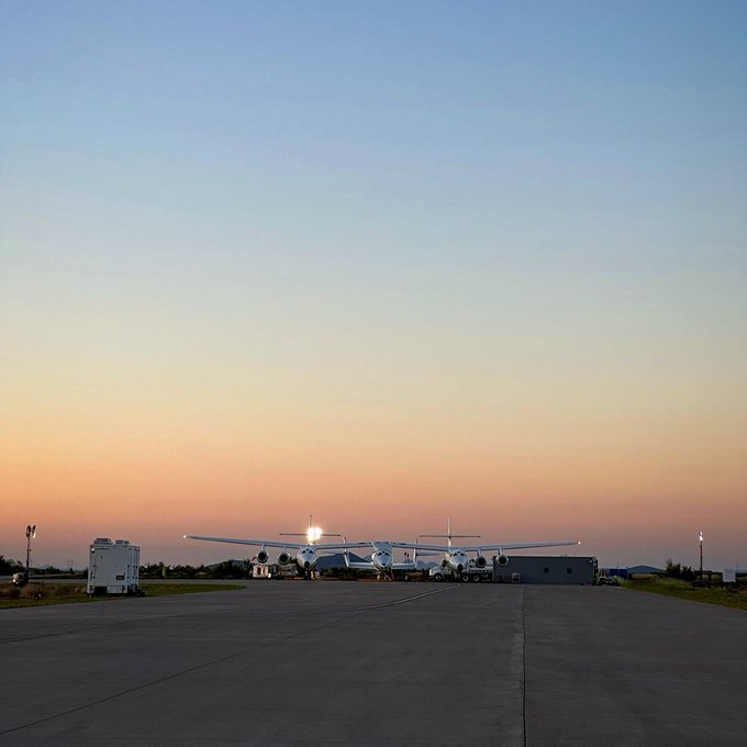 wakka44's tweet photo. #VG03 @virgingalactic
Paré au décollage.
Il n'y aura pas de direct et on ne connait toujours pas le nom des 3 astronautes qui ont acheté leurs billets il y a maintenant 18 ans... https://t.co/sEY3ZfVtI4