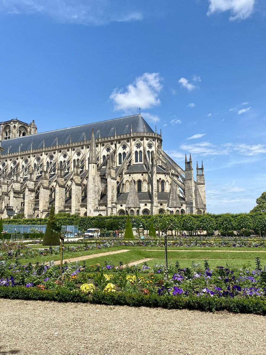 makima 愛 tweet media