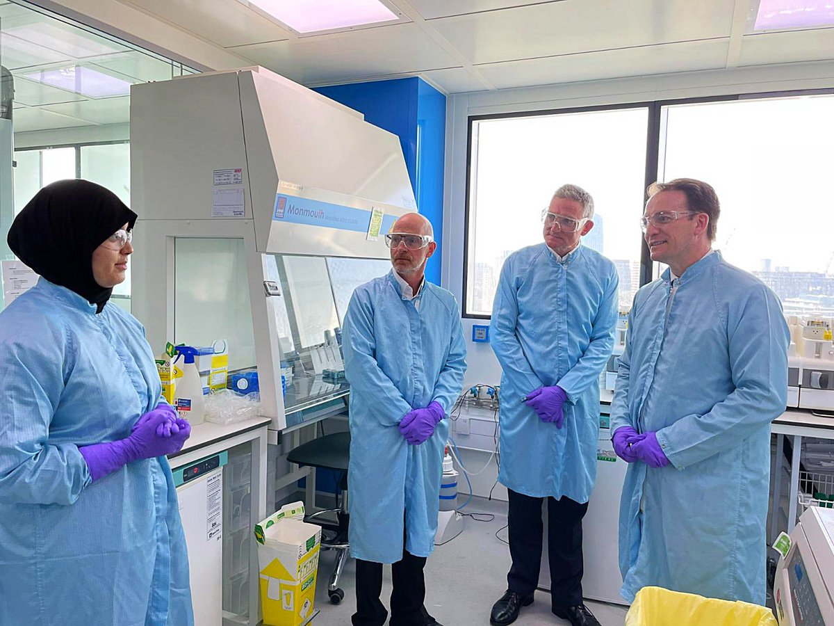 Thanks to the team for a great tour of the <a href="/CGTCatapult/">Cell and Gene Therapy Catapult</a> at <a href="/GSTTnhs/">Guy's and St Thomas'</a> which helps our world-leading life sciences firms deliver life-saving therapies.

We’re investing £1.6bn in <a href="/innovateuk/">Innovate UK</a>'s UK Catapults to boost rapid commercialisation &amp; adoption of new technologies.