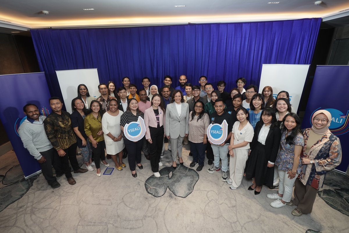 It was a joy to spend time with the inspiring young leaders of @yseali during my trip to Indonesia. Representing each nation in Southeast Asia, these young leaders make me optimistic about the future of the region and the ties between our people.