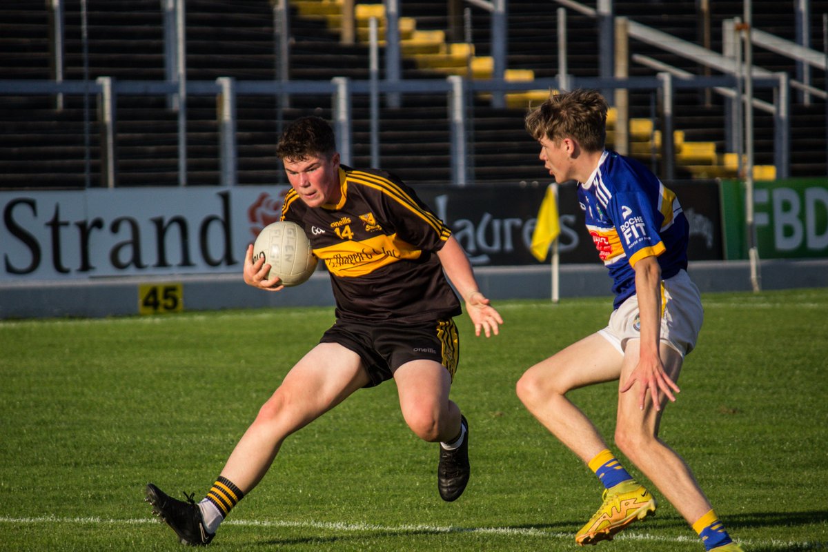 fitzgeraldstad's tweet image. Dr. Crokes vs. Glenflesk was an intense battle! 🏐 Tempers flared, and tensions ran high, but in the end, Glenflesk emerged victorious. 🏆

To the rising stars of both teams, keep your spirits high! #GAA #IntenseMatch #FutureChampions @DrCrokesGAA @GlenfleskGAA