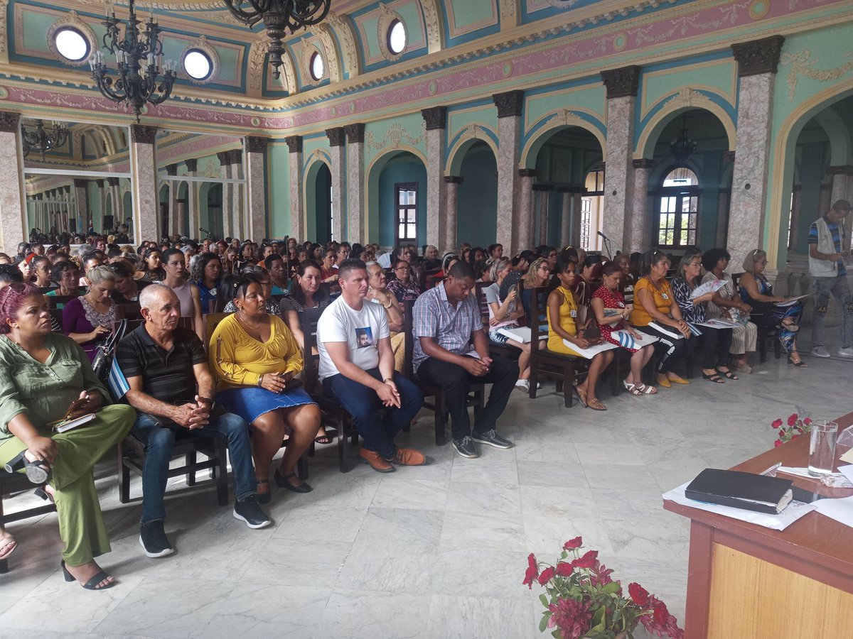 SergueyMartin's tweet photo. Se desarrolla Asamblea de Balance 11no Congreso de la #FMC, primera de su tipo en #VillaClara.  Presidida por Teresa Amarelle Boué Miembro del Buró Político del #Partido y Secretaria General de la organizacion.
#Cuba https://t.co/bxlm71pBw6
